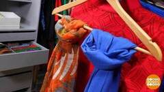 Шарфы и платки: в тесноте, да не в обиде. И не мятые! Доброе утро. Фрагмент