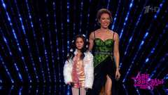 Карина Кокс и Алана — «Девушки». Две звезды. Семейный подряд. Фрагмент