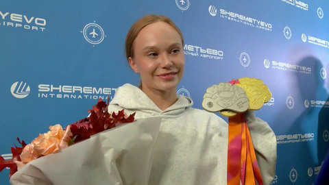 В аэропорту Шереметьево встретили гимнастов — триумфаторов чемпионата мира