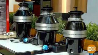 Кухонный измельчитель. Он же диспоузер. Что он «скушает», а чем «подавится»? Доброе утро. Фрагмент