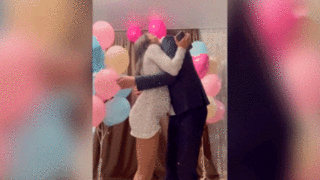 Беременная жена бойца ВС РФ приехала под Константиновку, чтобы сообщить пол ребенка