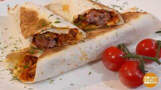 Готовим буррито с макаронами и фрикадельками. Доброе утро. Суббота. Фрагмент