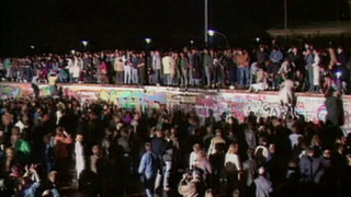 Ровно 36 лет назад рухнула Берлинская стена, разделявшая Германию на две страны