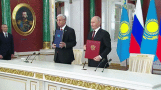 Путин и Токаев подписали декларацию о переходе отношений Москвы и Астаны