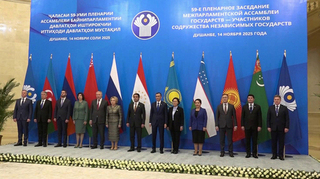 Президент Таджикистана Эмомали Рахмон приветствовал лидеров парламентских делегаций СНГ