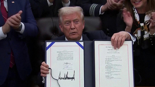 Дональд Трамп поручил расследовать связи Джеффри Эпштейна с известными демократами