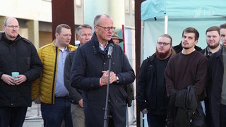 Канцлер ФРГ требует принять меры, чтобы сократить поток украинцев в Германию