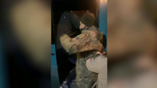 Украинские военкомы продолжают отлавливать новобранцев