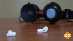 Наушники, пожалуйста, потише… Доброе утро. Фрагмент