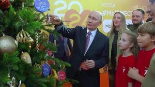 Президент присоединился к Всероссийской новогодней акции «Елка желаний»