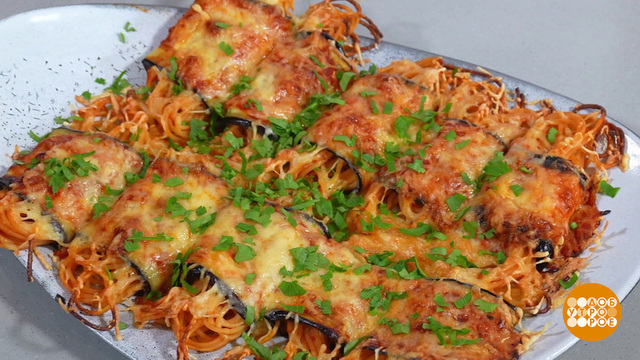 Горячие рулетики: баклажан снаружи, спагетти внутри! Доброе утро. Фрагмент