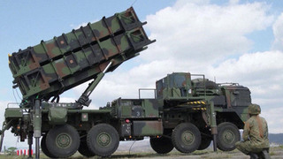 Европа торпедирует мирные усилия Москвы и Вашингтона в урегулировании украинского кризиса, заявил Полянский