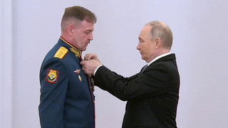 Владимир Путин вручил Золотые Звезды тем, кто проявил исключительное мужество и доблесть