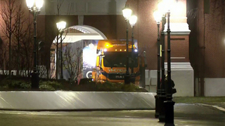 Дед Мороз привез в Москву главную новогоднюю елку страны