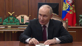 Путин: приоритет Конституции РФ является безусловным во внутренней и внешней политике