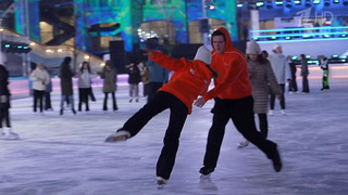 В «Лужниках» открылся каток с мультимедийными инсталляциями