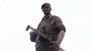 В Курчатове в Курской области открыли памятник Герою России Сергею Чебневу