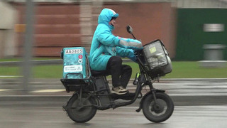 В Петербурге в ходе лишь одного рейда в отношении курьеров зафиксирована тысяча нарушений