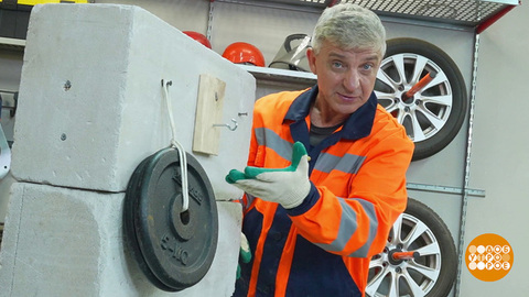 Алексей Бояджи забьет гвоздь! Даже в кирпич! Доброе утро. Фрагмент