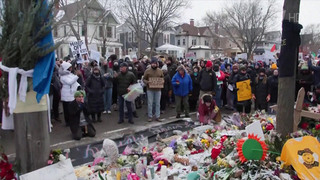 В городах США протестуют в связи с убийством активистки агентом миграционной службы