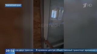 Сугробы высотой в два этажа: мощный циклон парализовал Камчатку