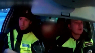 В Благовещенске сотрудники ДПС спасли ребенка