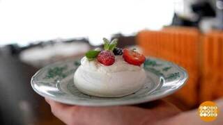 «Анна Павлова»: пальчики оближешь. 100 лет знаменитому десерту. Доброе утро. Суббота. Фрагмент
