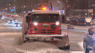 Снегопад, который обрушился на столицу, называют самым сильным с начала зимы