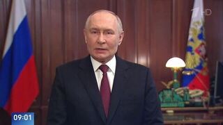 Владимир Путин поздравил россиян с Днем защитника Отечества