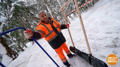 Алексей Бояджи мастерит лопату. Большую... Доброе утро. Фрагмент