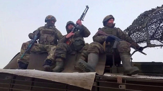 Российские военнослужащие встречают День защитника Отечества на передовой