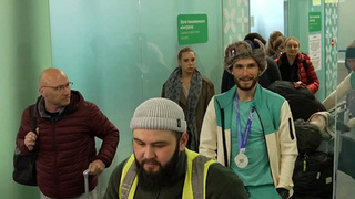 Ски-альпинист Никита Филиппов и фигуристка Аделия Петросян вернулись в Россию после Олимпиады в Италии