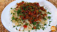 Готовим спагетти с густым чечевичным соусом. Доброе утро. Фрагмент