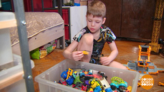 Игрушек много не бывает? Еще как бывает… Доброе утро. Фрагмент