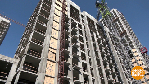 Панель, монолит, кирпич… Или дерево? Доброе утро. Фрагмент