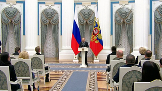 Владимир Путин вручил премии молодым деятелям культуры