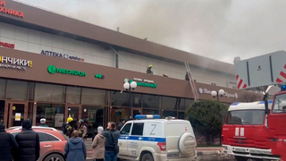В Домодедово локализовали пожар в торговом центре «Стайер»: кадры работы МЧС