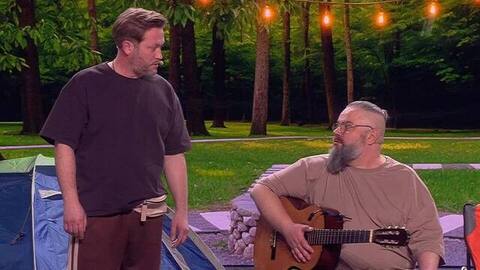 «Бежит ежик по травке и хохочет». Команды. Анонс