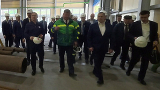 Владимир Якушев и Юрий Трутнев посетили судостроительный завод «Звезда»