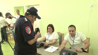В Армении в условиях беспрецедентного давления на оппозицию проходят парламентские выборы