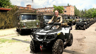 В преддверии Дня России «Народный фронт» передал в войска партию транспортных средств