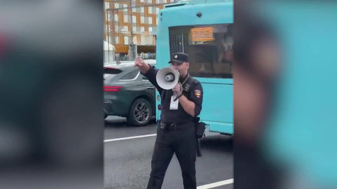 Сотрудники полиции стали звездами интернета после Петербургского экономического форума