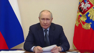 Владимир Путин обсудил с министрами новую меру поддержки семей с детьми и детский отдых