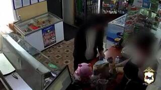 Мужчина обокрал магазин в Иркутской области с помощью «руки-пистолета»