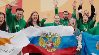 Первая тысяча счастливчиков получила приглашения на Международный фестиваль молодежи