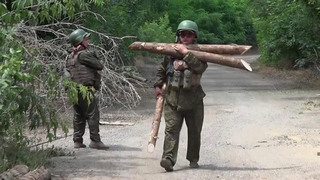 В зоне СВО военные инженеры помогают расчищать путь российской армии