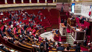 Во Франции схватились за голову: закон о запрете соцсетей для детей работает только на бумаге