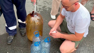 В Тюмени бесплатно раздают питьевую воду