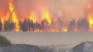С огнем борются на Дальнем Востоке и в Сибири