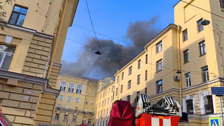Загорелась крыша Выборгского ДК в Санкт-Петербурге: видео